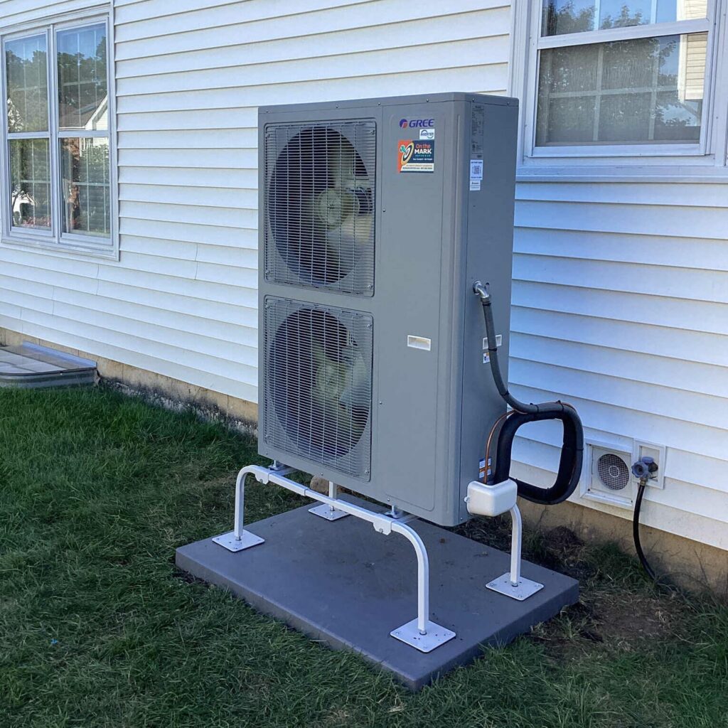 Image of a heat pump to convey the importance of Illinois heat pump rebates